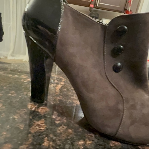 Women’s size 12 wide leather booties - Picture 9 of 13